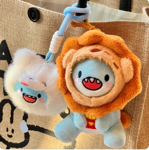 莎莎同款莎头周边鲨狮弟薯条派毛绒玩偶书包挂件颜值肥肥鲨钥匙扣