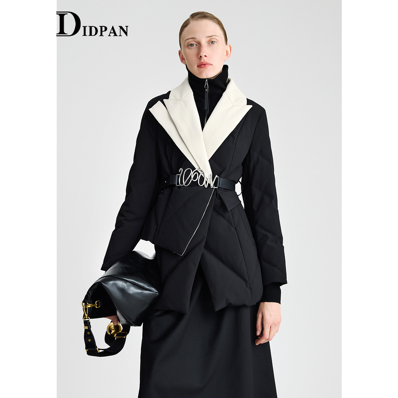 IDPAN女装冬季新款肌理感修身显瘦设计感西装式黑色短羽绒服