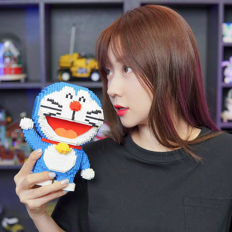 哆啦A梦机器猫送女朋友拼装礼物