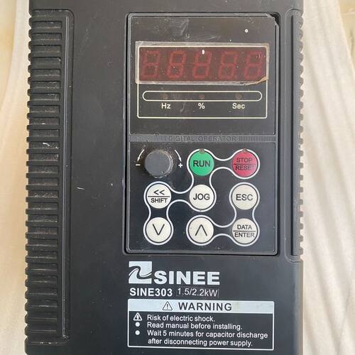 正弦变频器SINE303-1R5G/2R2P