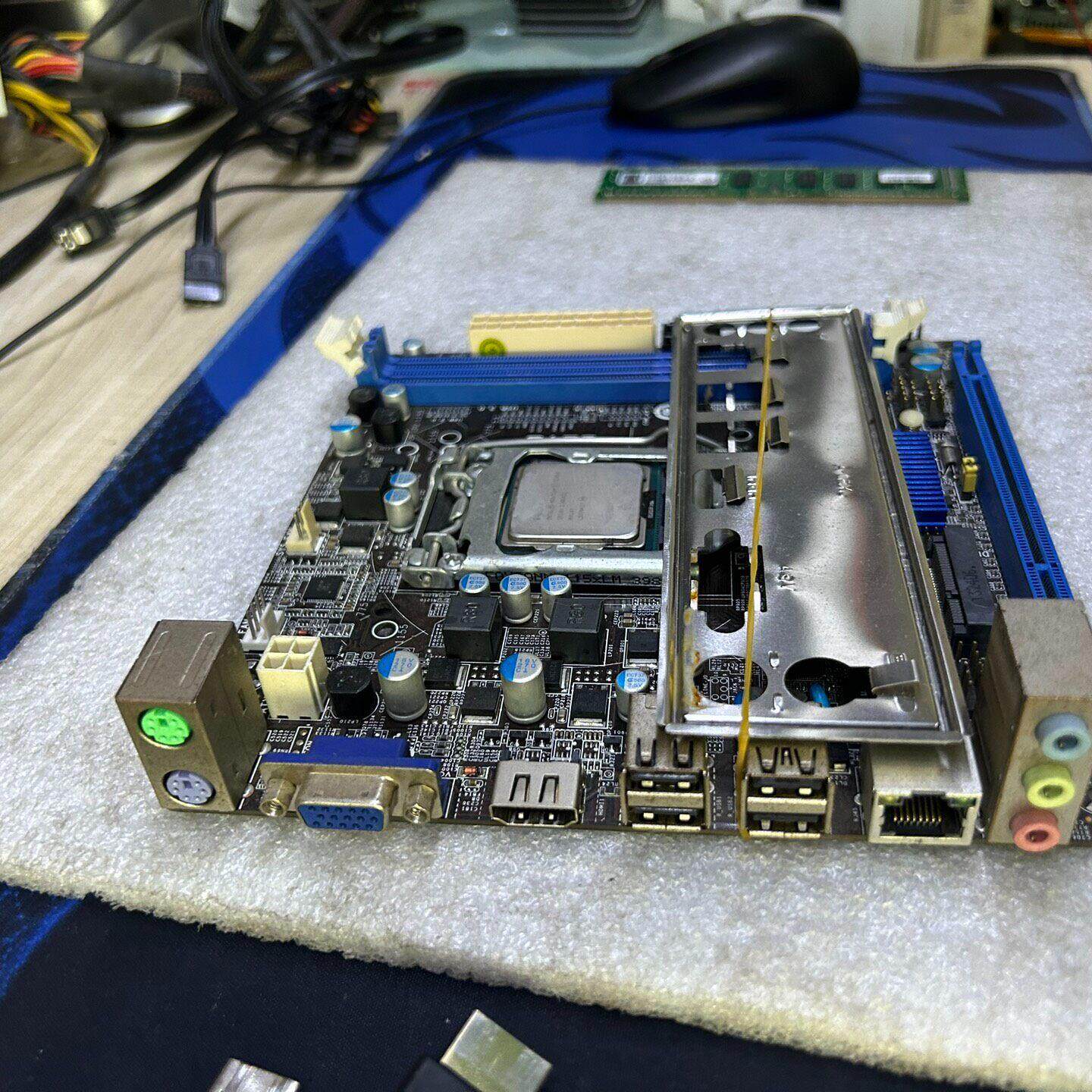 梅捷 H61L-M 主板。H61芯片组。