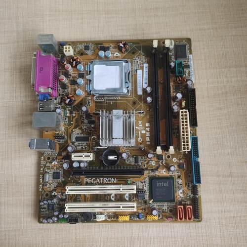 出一块IPM45主板 支持LGA775针脚CPU 来自品牌P