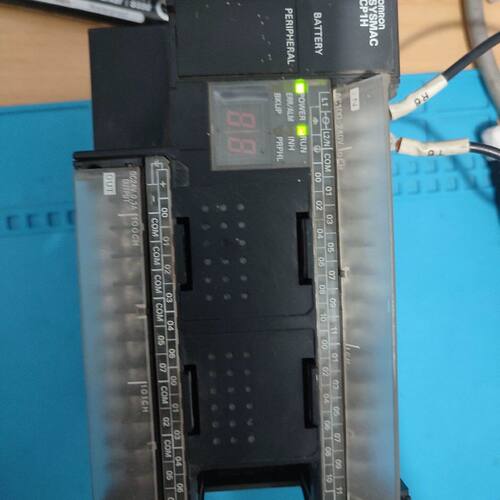 龙PLC 型号CP1H-X4DR-A 成色如图