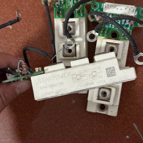 GD100HFL120C1S 斯达IGBT模块 带小板 功能