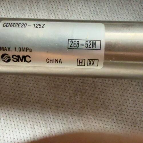 气缸2条 型号CDM2E20-125Z