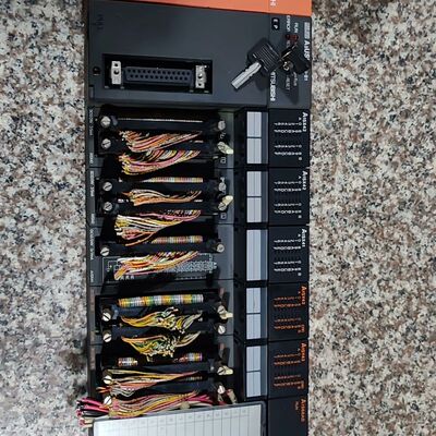 PLC  A2USH CPU-S1 整组模块 构成如下