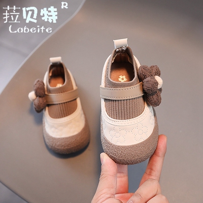 一双舒适的女童公主鞋