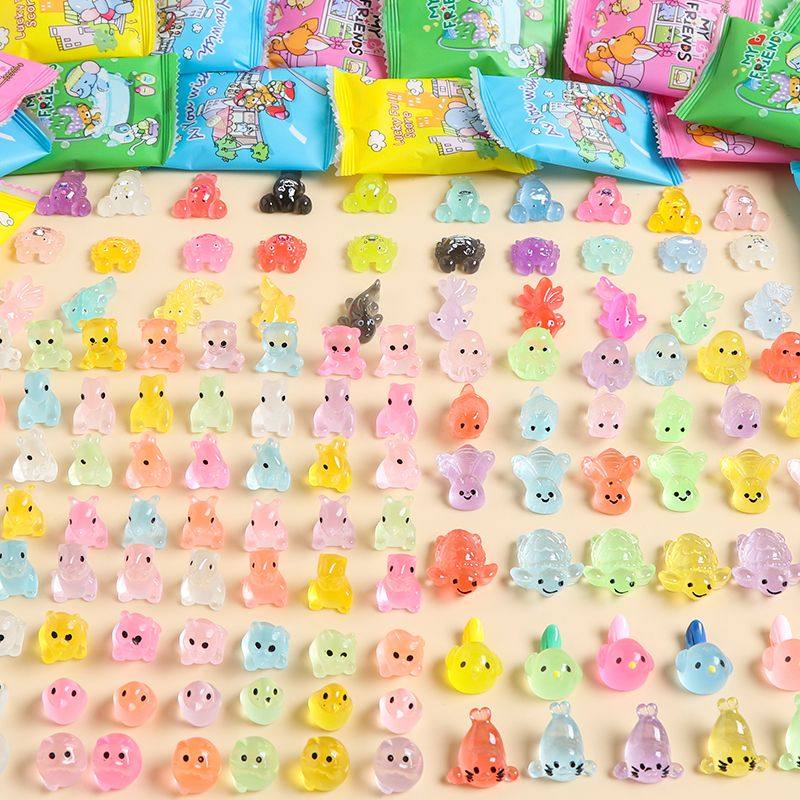 【限量特价】夜光卡通可爱小动物盲袋diy奶油胶手工树脂饰品配件,家居饰品,桌面摆件,淘宝优惠券,粉丝福利购,淘宝优惠卷