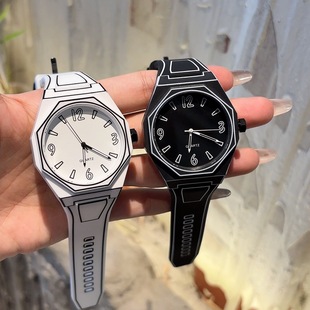 风格 潮流女生二次元 学生情侣简约石英表 动漫画风手表男款 2026新款