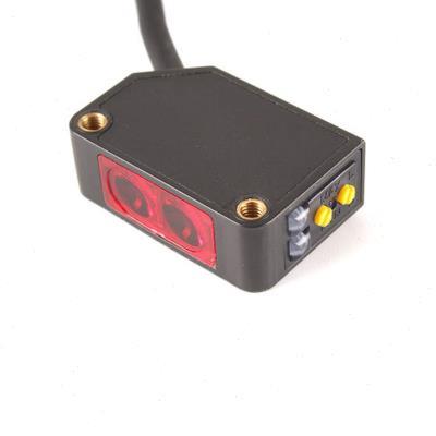 新品回归漫反射光电开关 传感器E3Z-R61带反光板NPN24v距离2