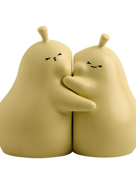 贝汉美可爱抱抱梨书立陶瓷摆件家居客厅装饰品书柜情人节生日礼物