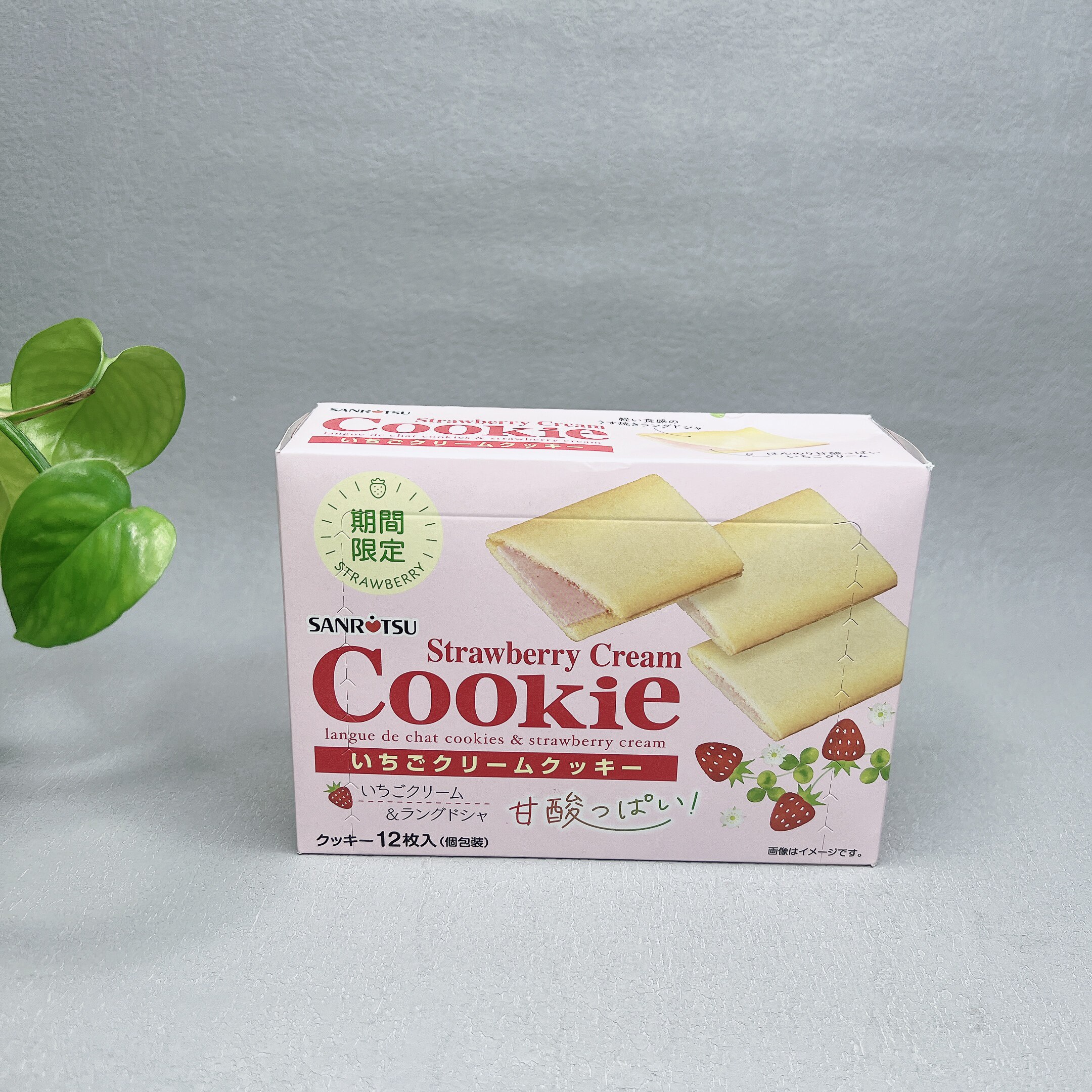 临期 日本进口三立草莓奶油夹心薄酥饼干78g网红糕点小吃零食