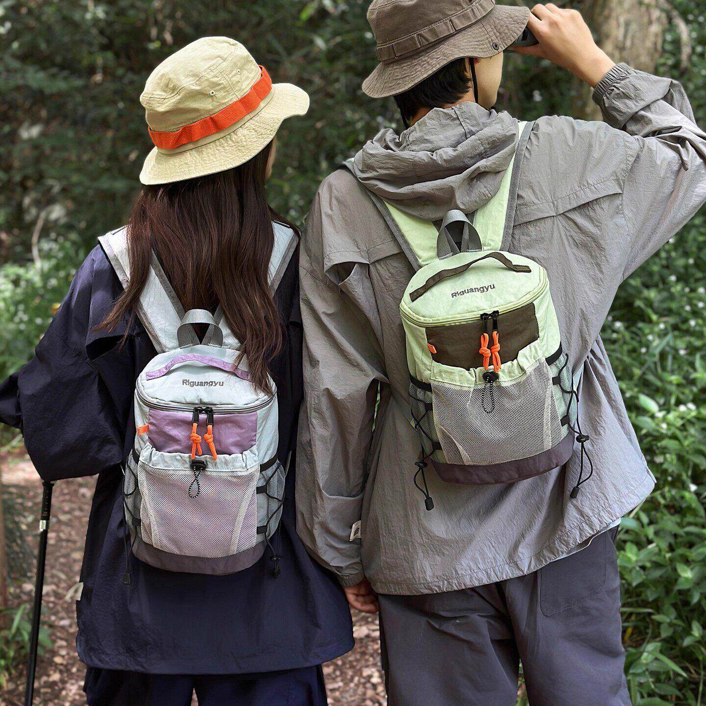 日本进口户外登山包运动双肩包轻便爬山徒步旅行背包小型书包通勤