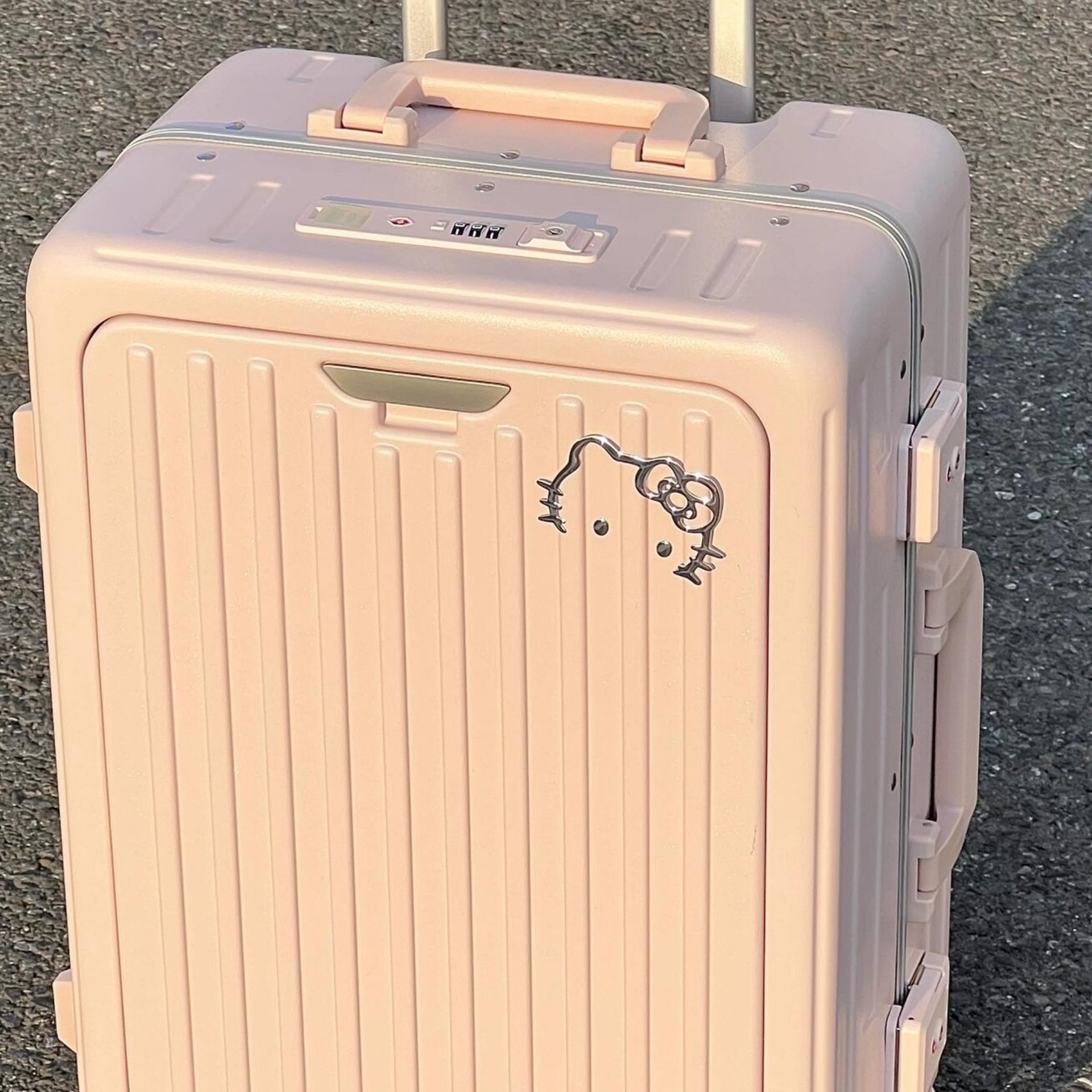 Hellokitty少女心行李箱装饰贴纸kitty银色立体电脑pvc贴纸