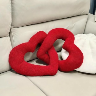 爱心同心结抱枕红色连体泰迪绒情侣婚庆压床娃娃卧室沙发装饰抱枕