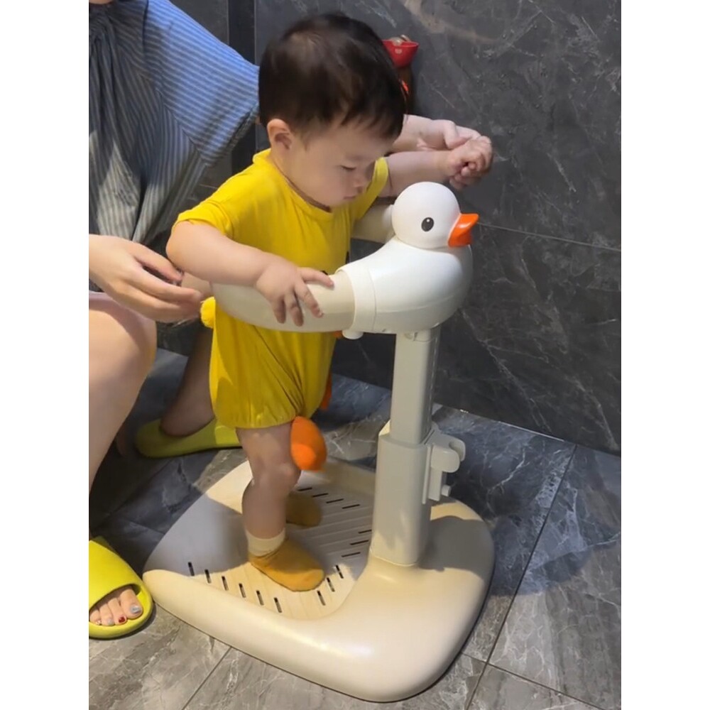 宝宝洗澡站立婴儿洗屁股神器辅助支架儿童防滑站着淋浴盆台可拆卸
