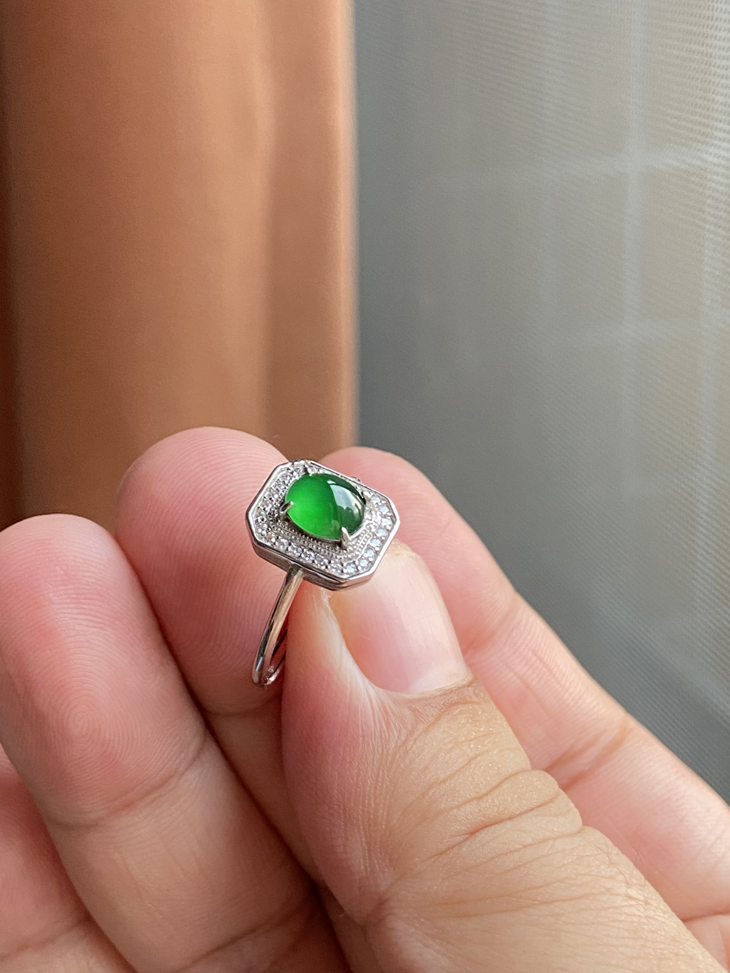 天然危地马拉翡翠冰种辣绿色翡翠戒指925银镶方形银戒一物一证包A