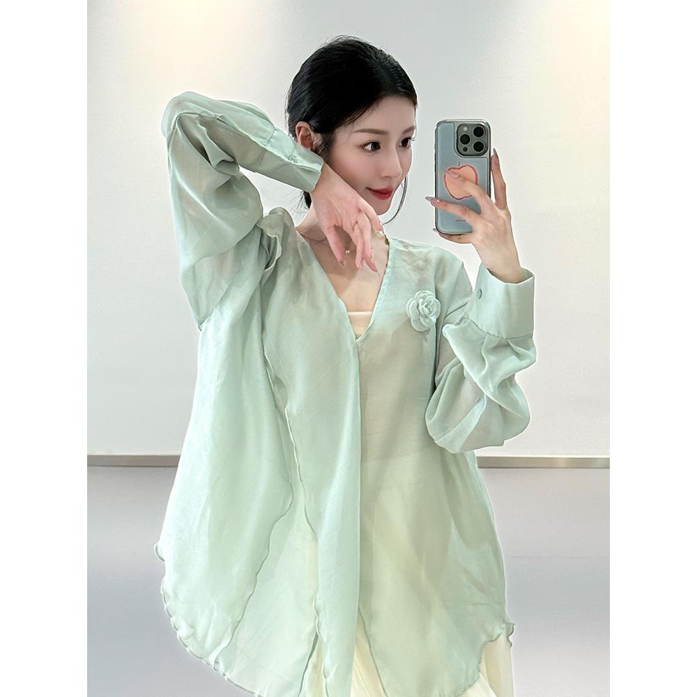 现代舞衬衫女新款飘逸花朵中国舞蹈服爵士舞古典舞练功服装上衣图片