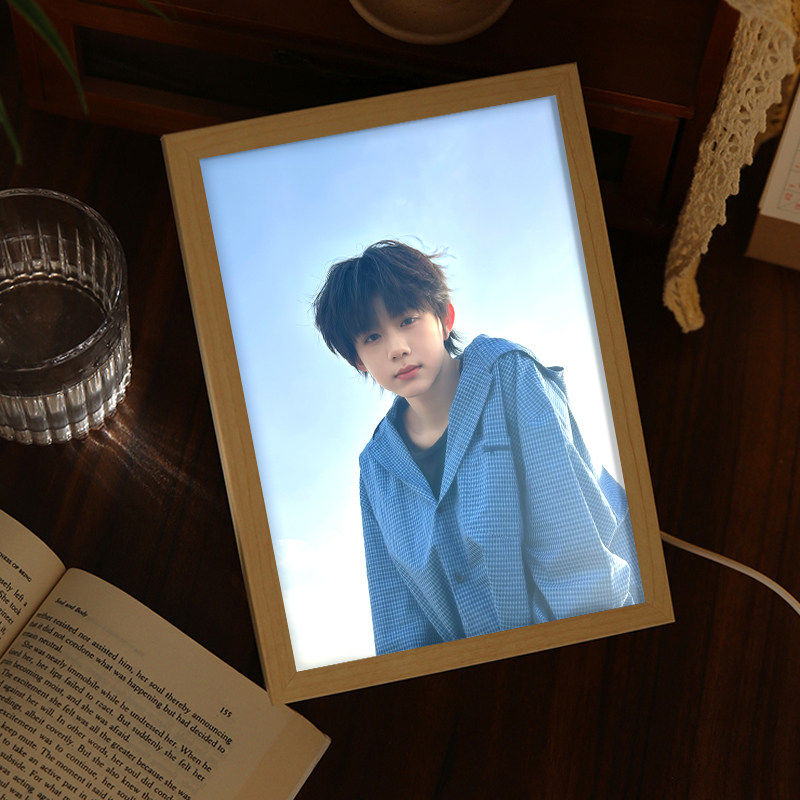 TF家族四代陈奕恒周边镜子灯光画送朋友礼物画男神明星音响小夜灯