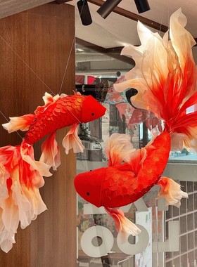 这条锦鲤直接把年味氛围拉满！