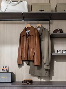 样板间男士卧室服饰搭配摆件家居