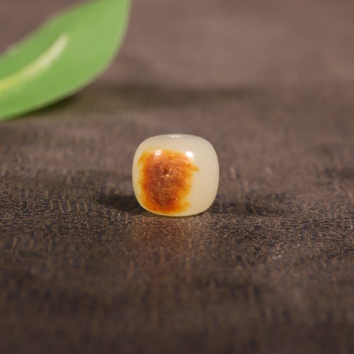 珠子哥和田玉籽料红皮圆珠散珠