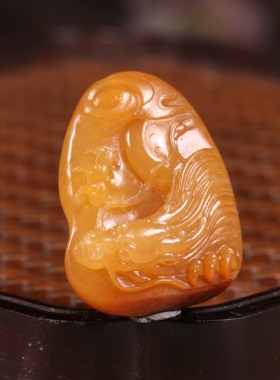 珠子哥龙吊坠·新疆和田玉籽料