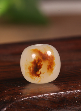 新疆和田玉籽料老型珠手链配珠