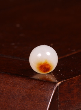 新疆和田玉籽料红皮白肉圆珠手链