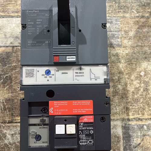 可维修断路器带漏电CVS250F  200A   一台议价