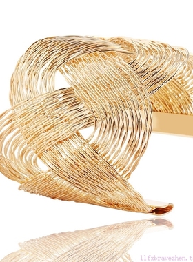 metal bracelet women hand catenary 金属丝编织女手镯毛浴巾扣