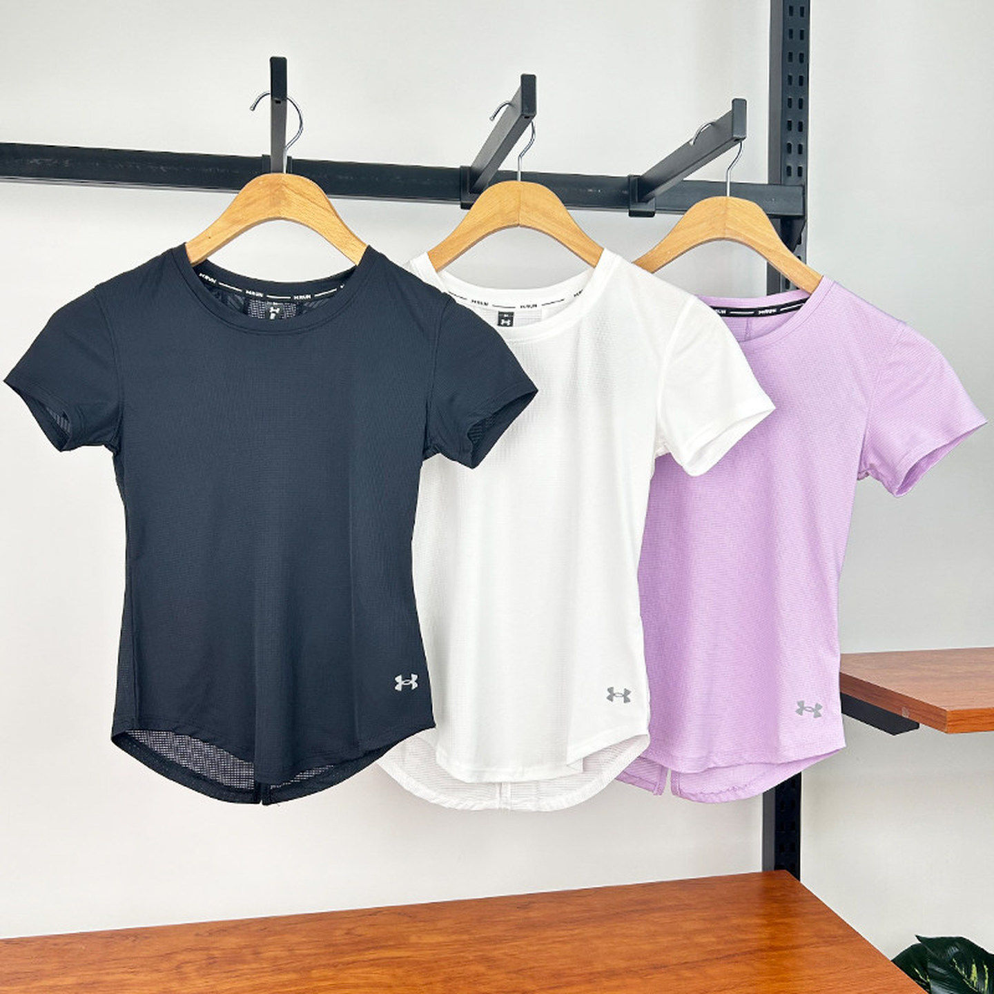 安德玛UA女子夏季速干透气半袖跑步健身训练运动短袖T恤1373399,运动服/休闲服装,运动T恤,淘宝优惠券,粉丝福利购,淘宝优惠卷