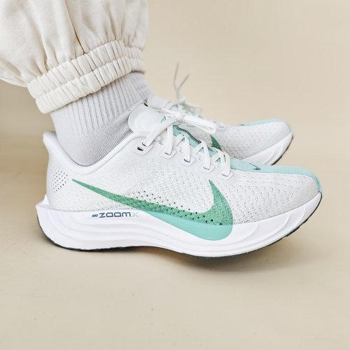 耐克女鞋超级飞马公路专业跑步鞋