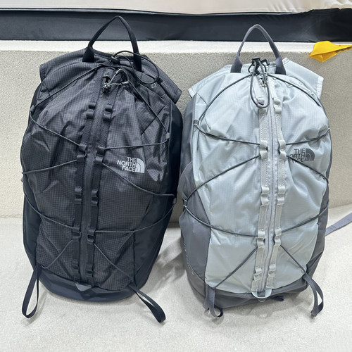 北面户外旅行通勤徒步双肩背包