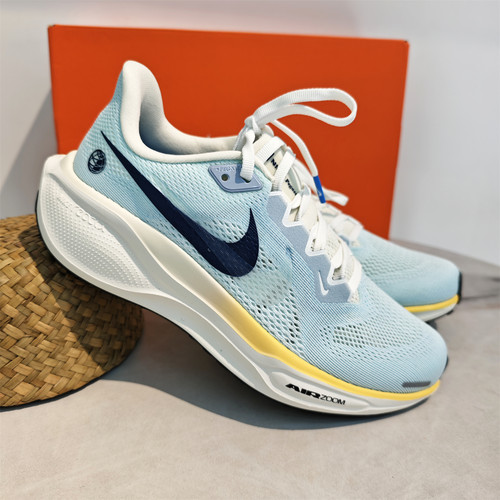 NIKE耐克女子运动休闲跑步鞋