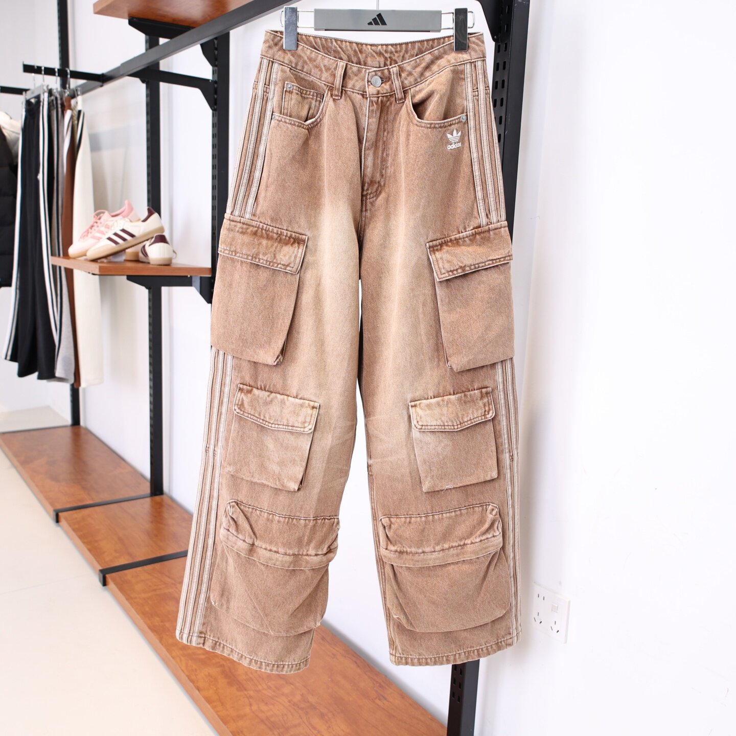 阿迪达斯女子多口袋工装牛仔裤