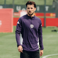 adidas阿迪达斯曼联球员版25秋季新款男子半拉链长袖训练服JP3133