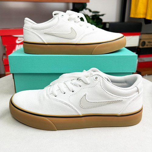 Nike耐克女子透气运动休闲板鞋