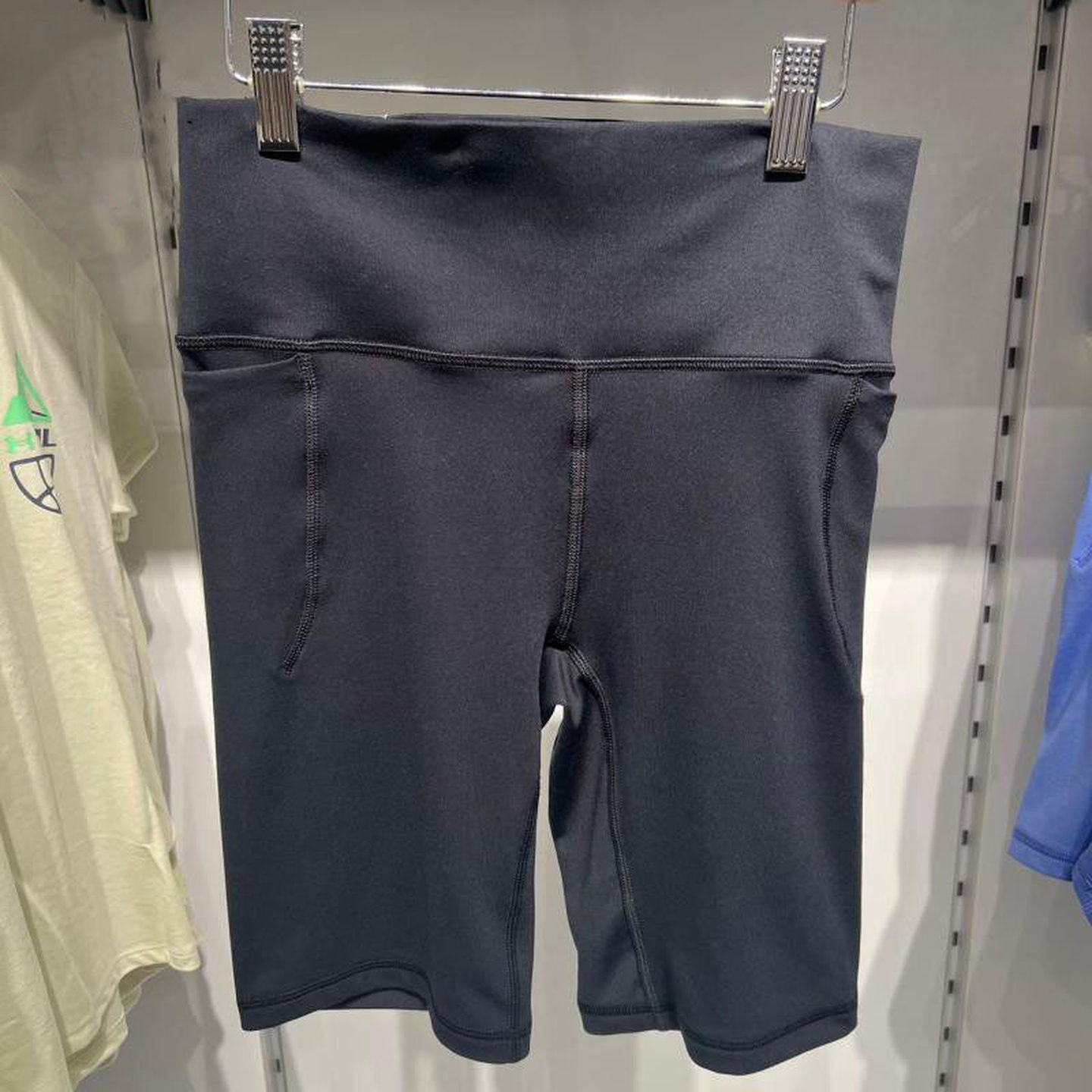 安德玛UA女子夏季紧身裤 Meridian 10英寸高腰运动短裤1383632