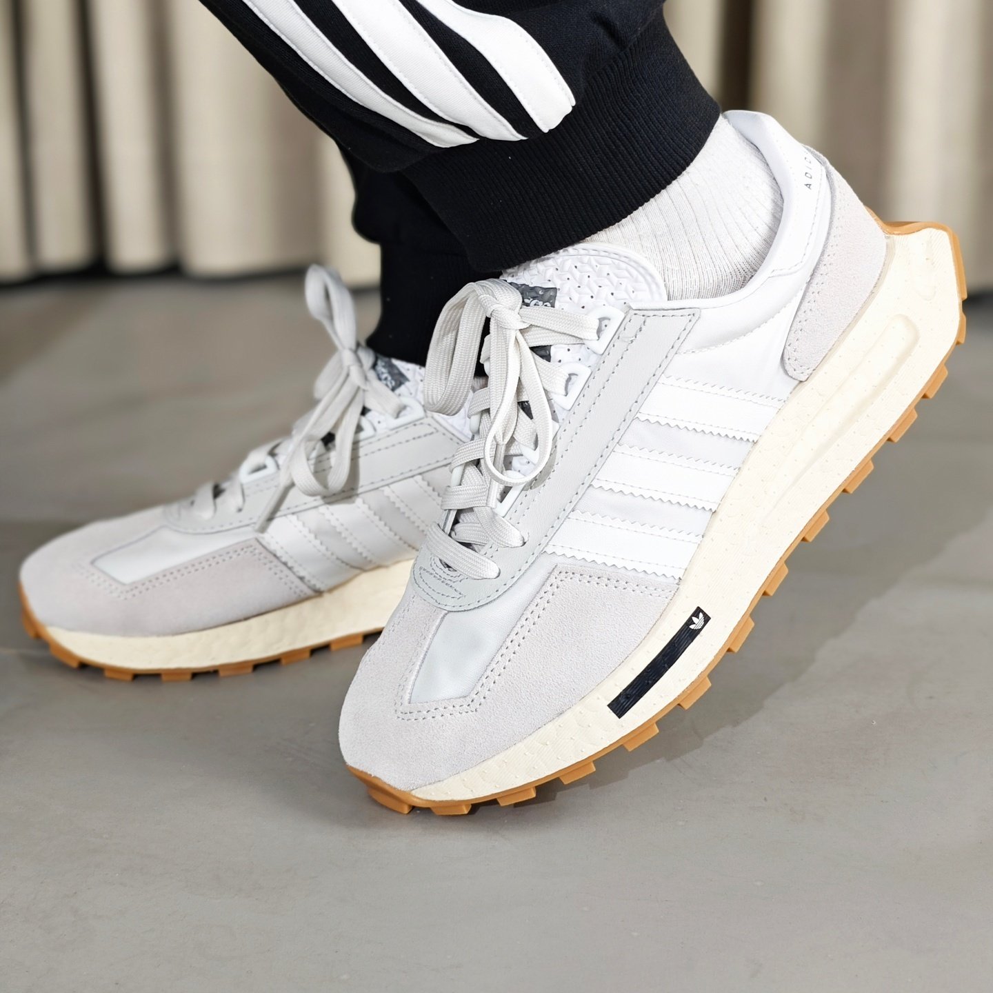 Adidas阿迪达斯三叶草男女运动鞋