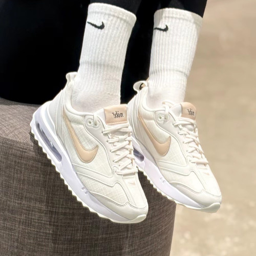 耐克女子气垫缓震复古老爹鞋