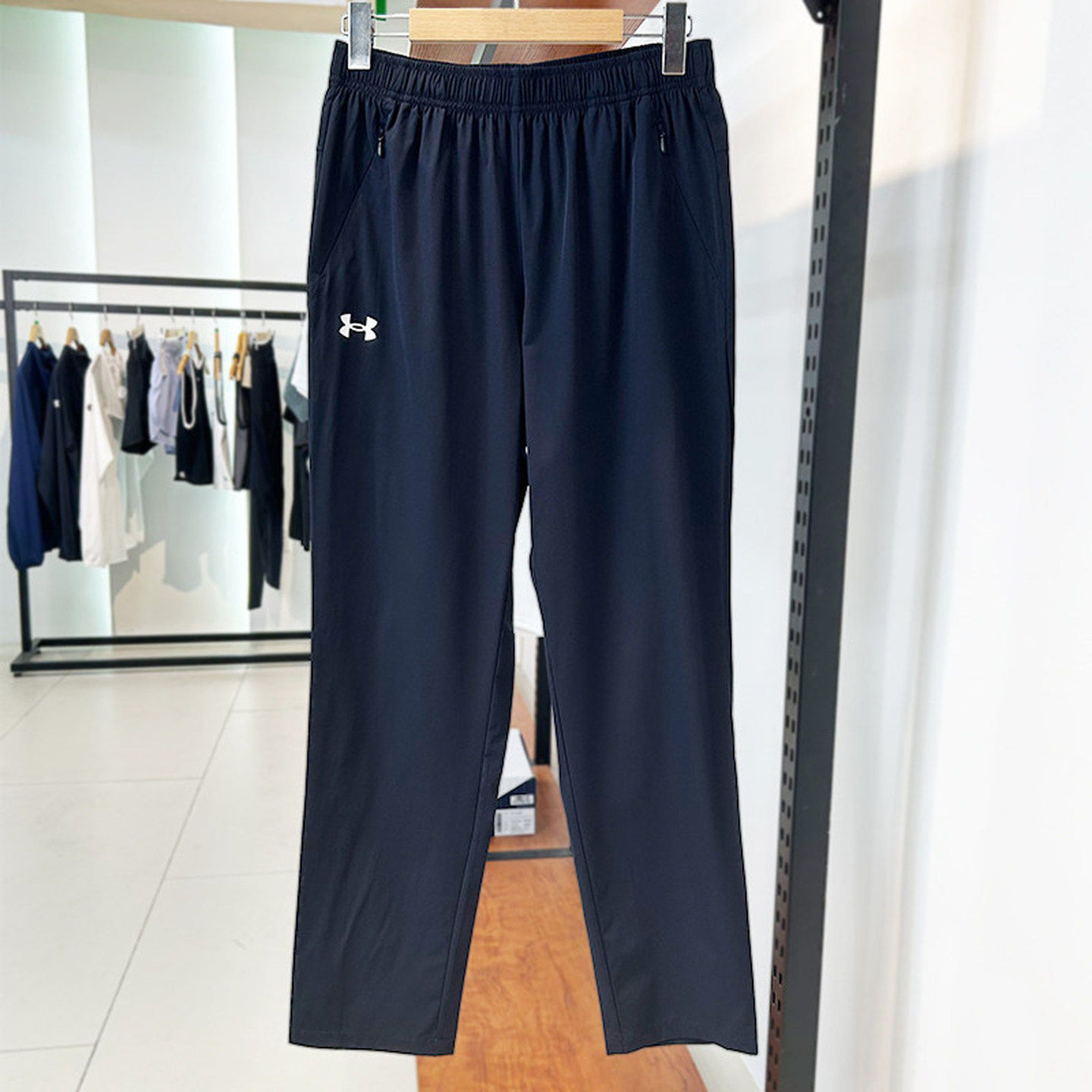 安德玛UA男裤春夏款速干裤透气梭织直筒宽松大码运动长裤22500706