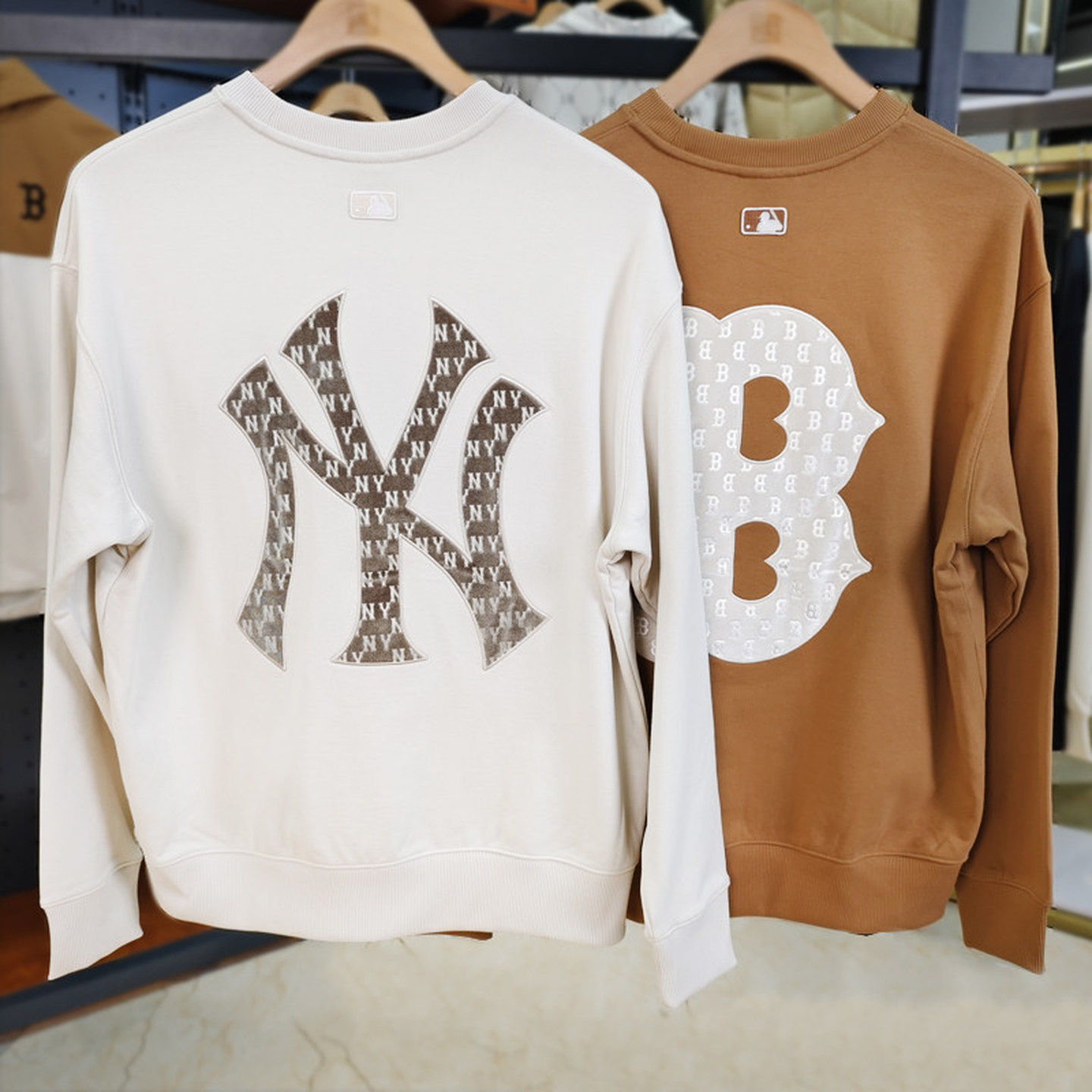 MLB情侣卫衣NY丝绒老花大标男女长袖运动休闲套头衫上衣3AMTM1044