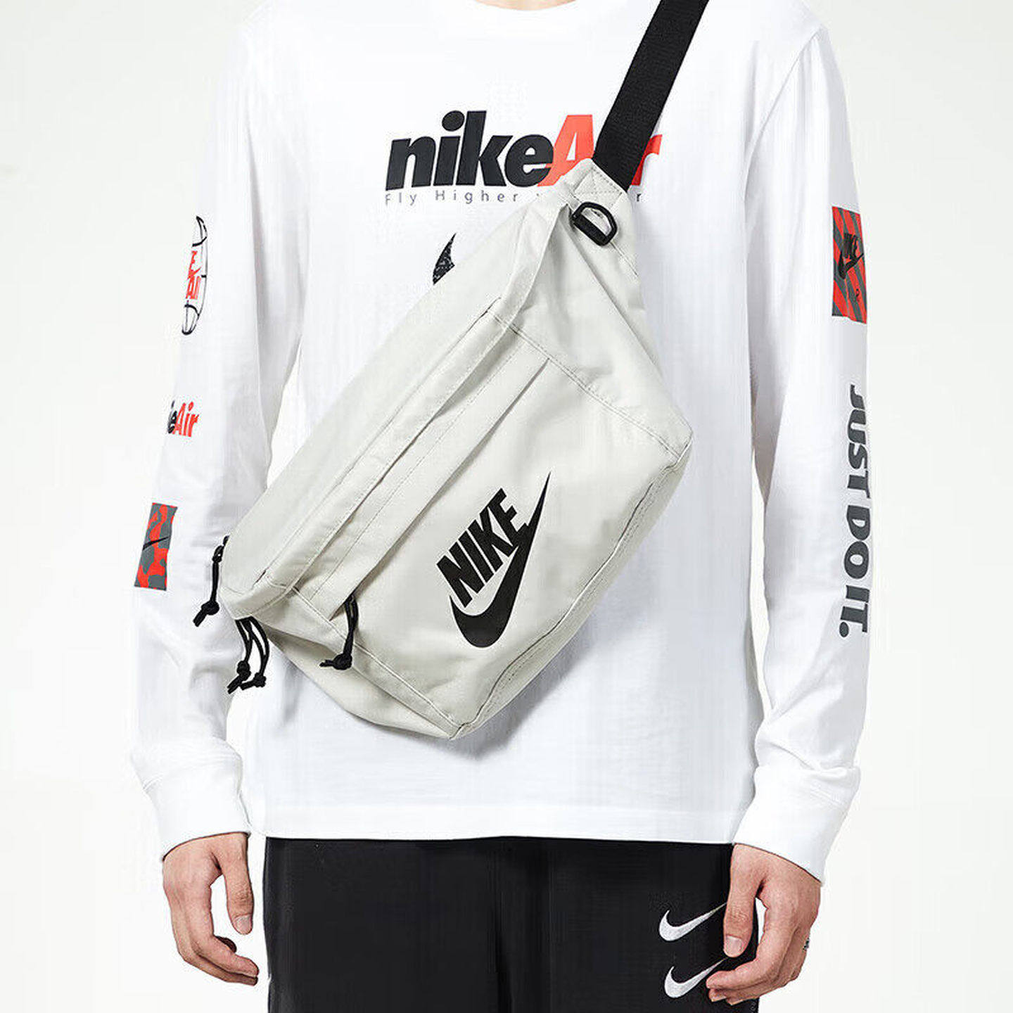 Nike耐克男女同款大容量单肩背包