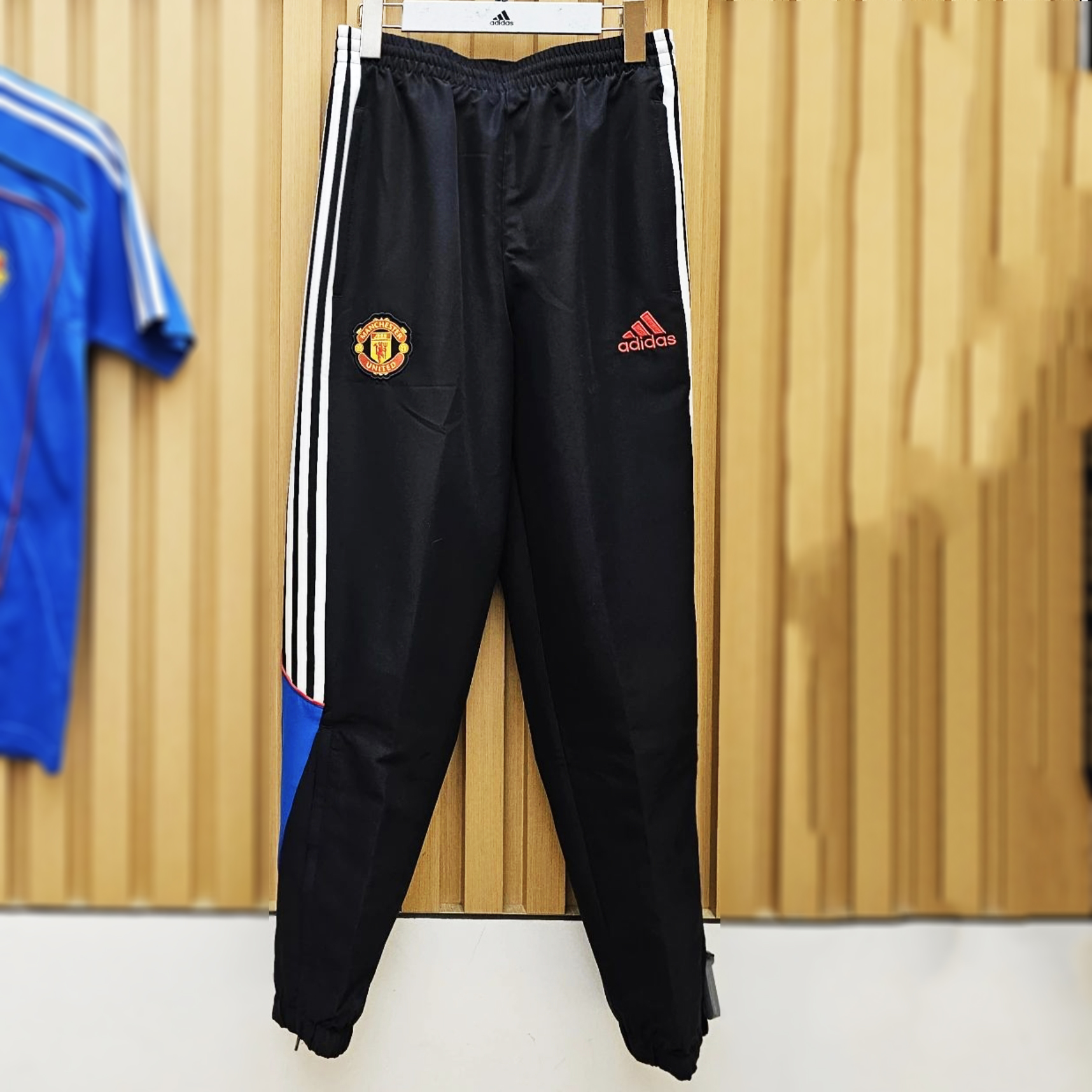 Adidas阿迪达斯男子长裤25新款曼联足球文化休闲束脚运动裤JF0371