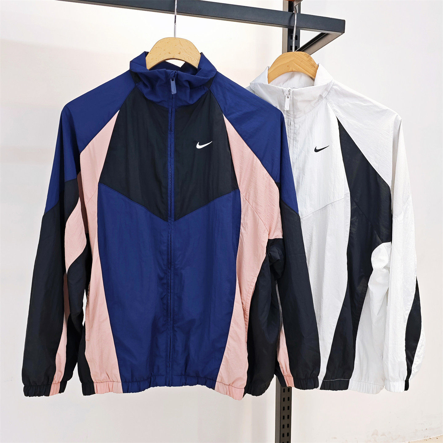 耐克NIKE女子25秋季新款立领夹克时尚梭织防风运动休闲外套HV4030