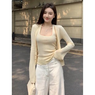 尤野淡黄色针织开衫外套女秋季长袖薄款挂脖背心设计感两件套装