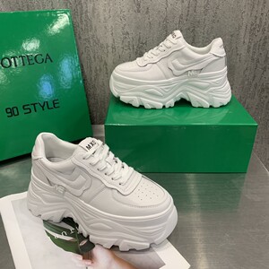 韩版真皮网面8cm厚底小白