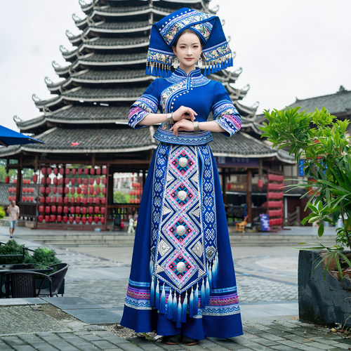 新款广西壮族服装女成人三月三少数民族演出服壮锦刺绣长裙舞蹈服