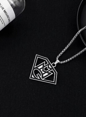 欧美跨境新款钛钢超人牌项链个性嘻哈男女长款毛衣链吊坠厂家